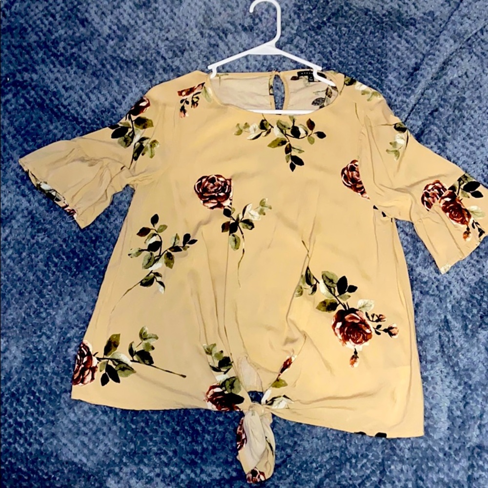 A t shirt/blouse